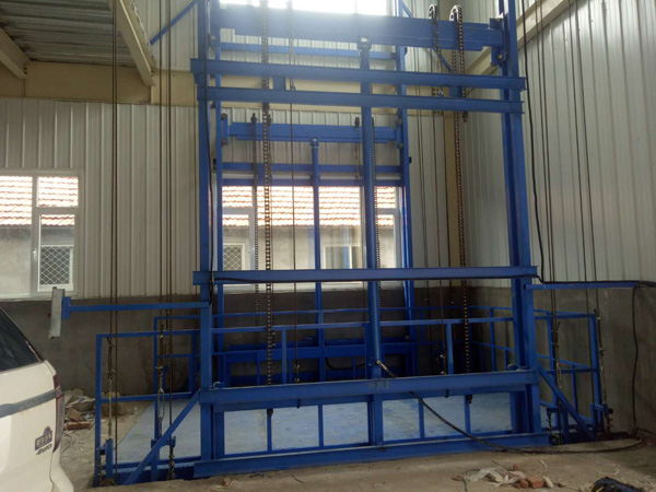 導(dǎo)軌式升降機(jī) 導(dǎo)軌式升降機(jī)